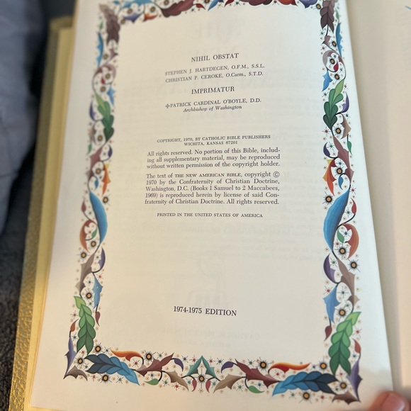Vintage ‘74-‘75, 1970 Copyright New American Bible Catholic Heirloom Edition. - Picture 15 of 16